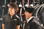 【お知らせ】CROWN GEARSに自転車プロチーム『Team UKYO』監督の片山右京氏が来店されました。